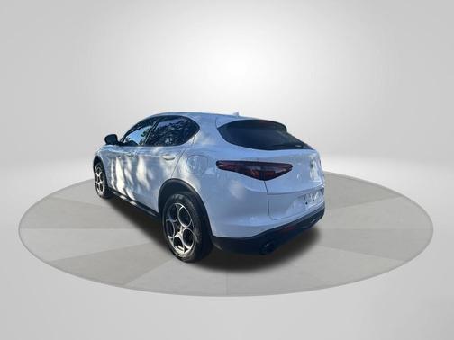 2023 Alfa Romeo Stelvio Sprint