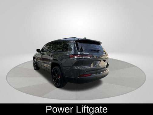 Metallic 2022 Jeep Grand Cherokee L Laredo