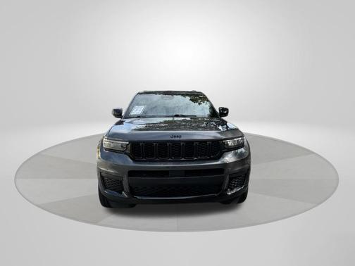 Metallic 2022 Jeep Grand Cherokee L Laredo