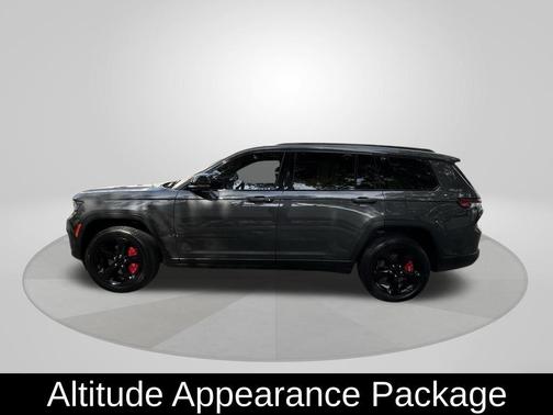 Metallic 2022 Jeep Grand Cherokee L Laredo