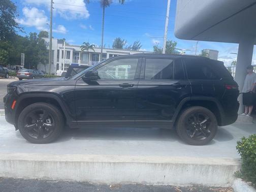 2023 Jeep Grand Cherokee Altitude