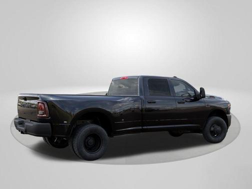Diamond Black 2026 RAM 3500 Tradesman