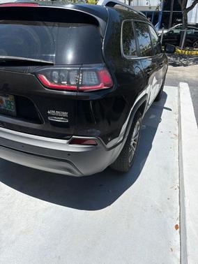 Diamond Black 2019 Jeep Cherokee Latitude Plus