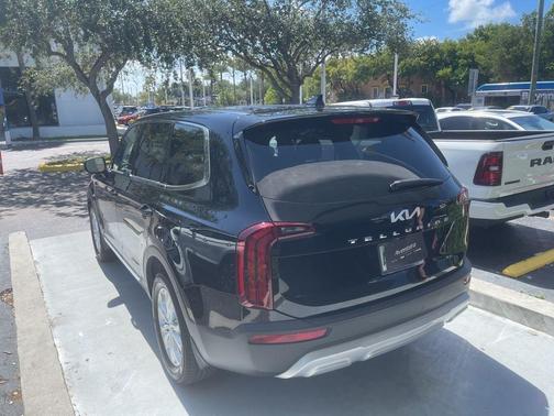 2022 Kia Telluride LX