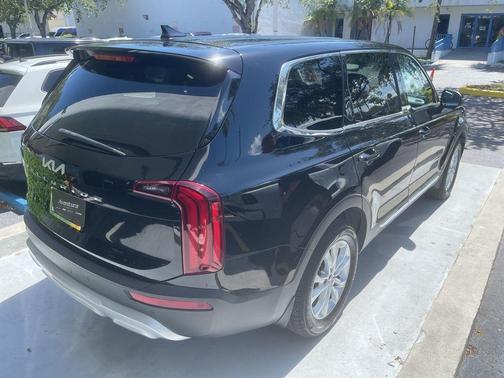 2022 Kia Telluride LX