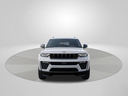 Bright White Clearcoat 2026 Jeep Grand Cherokee Limited