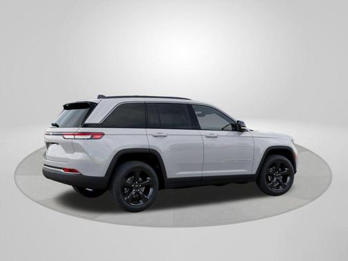 Bright White Clearcoat 2026 Jeep Grand Cherokee Limited