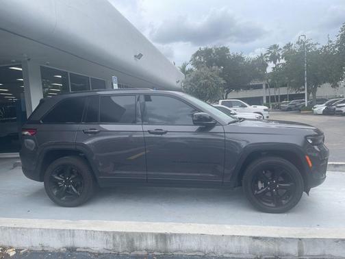 2024 Jeep Grand Cherokee Laredo