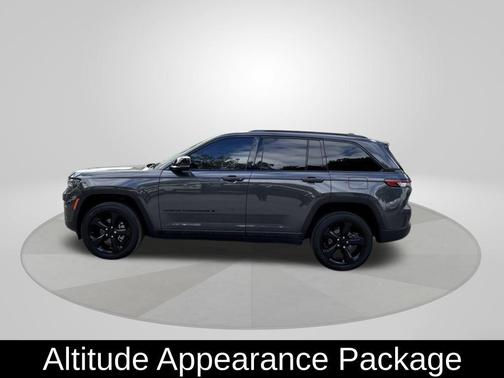 2024 Jeep Grand Cherokee Laredo