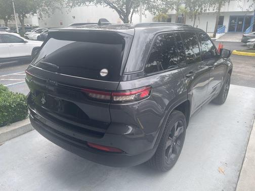 2024 Jeep Grand Cherokee Laredo