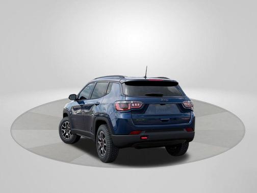 Fathom Blue Pearlcoat 2026 Jeep Compass Trailhawk
