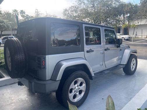 2013 Jeep Wrangler Unlimited Sahara