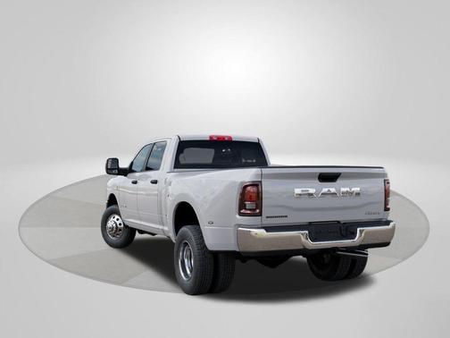 Bright White Clearcoat 2026 RAM 3500 Big Horn