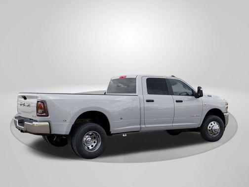 Bright White Clearcoat 2026 RAM 3500 Big Horn
