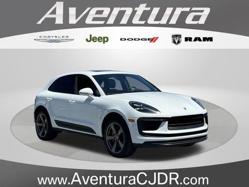 2022 Porsche Macan S