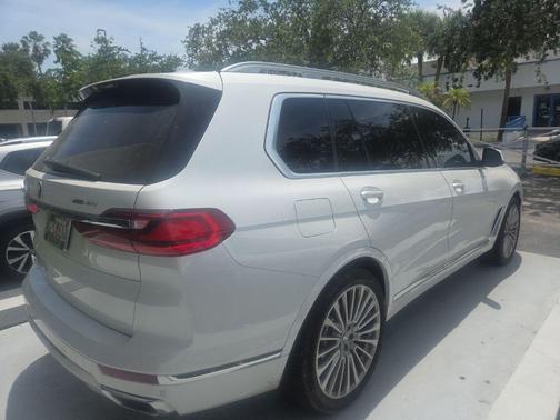 Mineral White Metallic 2020 BMW X7 xDrive40i