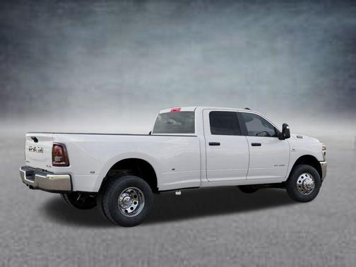 Bright White Clearcoat 2026 RAM 3500 Big Horn