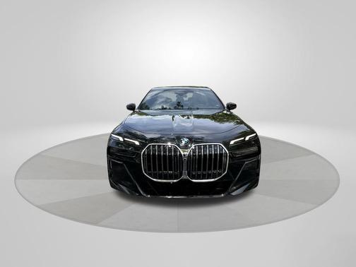 Black Sapphire Metallic 2025 BMW 740 i xDrive
