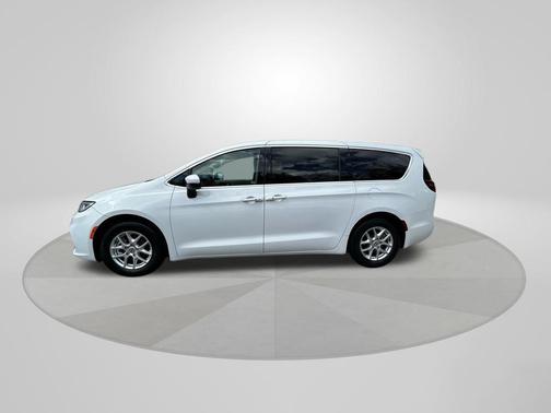 2023 Chrysler Pacifica Touring-L