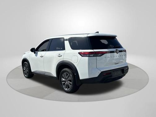 2024 Nissan Pathfinder S