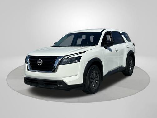 2024 Nissan Pathfinder S