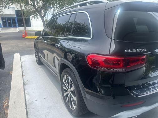 2022 Mercedes-Benz GLB 250 Base