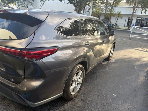 Gray 2021 Toyota Highlander L