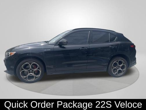 Vulcano Black Metallic 2022 Alfa Romeo Stelvio Veloce