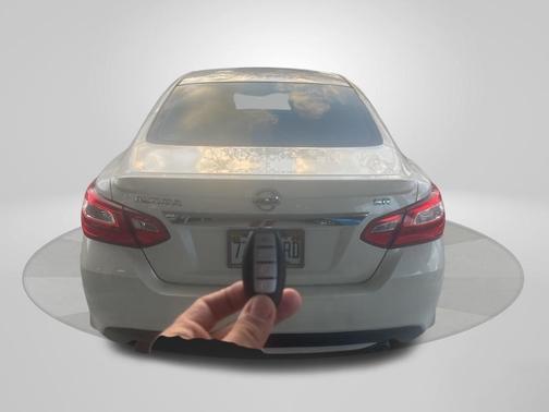 2016 Nissan Altima 2.5 SR