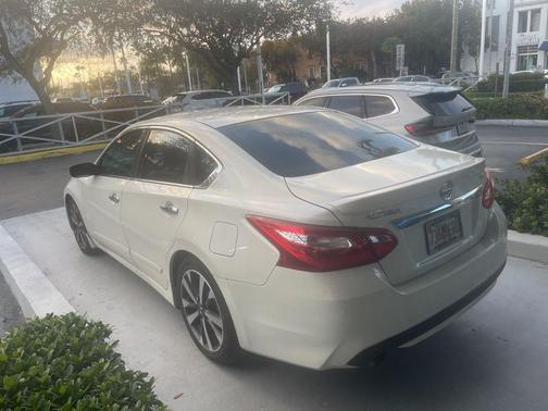 2016 Nissan Altima 2.5 SR