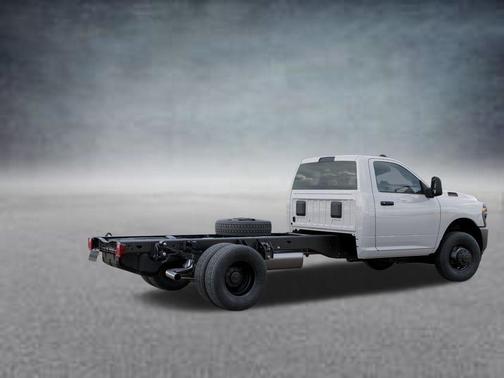 Bright White Clearcoat 2026 RAM 3500 Tradesman/Big Horn