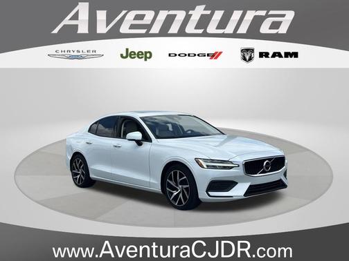 2020 Volvo S60 T5 Momentum