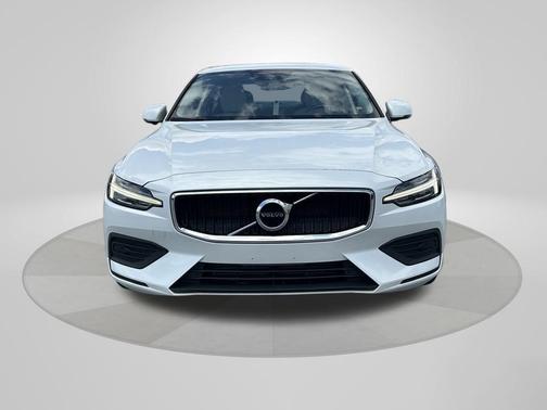 2020 Volvo S60 T5 Momentum