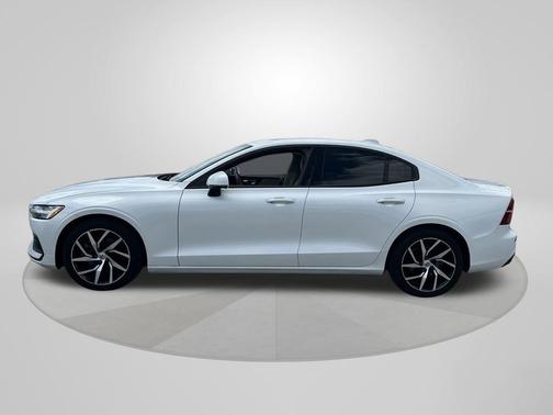 2020 Volvo S60 T5 Momentum