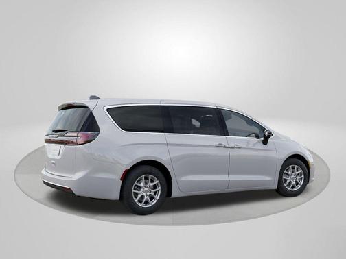 Bright White Clearcoat 2026 Chrysler Pacifica Select