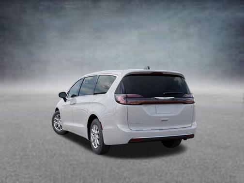 Bright White Clearcoat 2026 Chrysler Pacifica Select