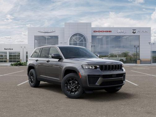 Metallic 2026 Jeep Grand Cherokee Laredo