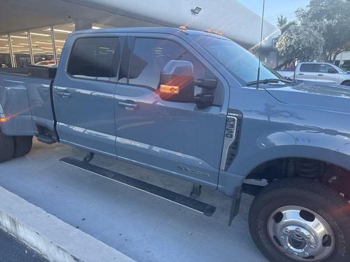 2023 Ford F-350 Lariat Super Duty