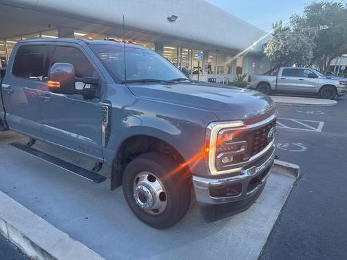 2023 Ford F-350 Lariat Super Duty