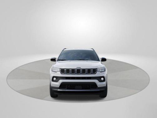 Bright White Clearcoat 2026 Jeep Compass Latitude