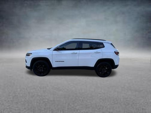 Bright White Clearcoat 2022 Jeep Compass Latitude Lux