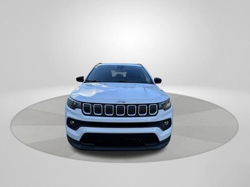 Bright White Clearcoat 2022 Jeep Compass Latitude Lux