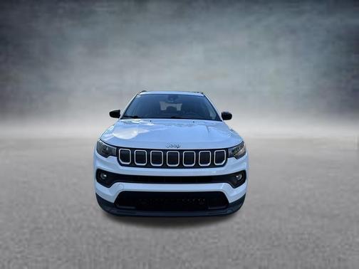 Bright White Clearcoat 2022 Jeep Compass Latitude Lux
