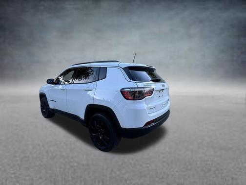 Bright White Clearcoat 2022 Jeep Compass Latitude Lux