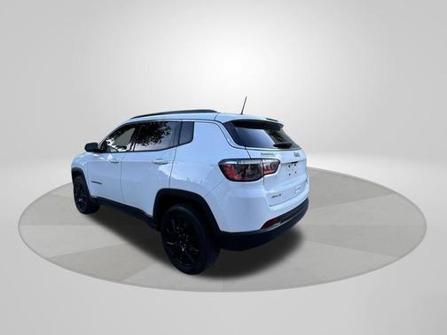 Bright White Clearcoat 2022 Jeep Compass Latitude Lux