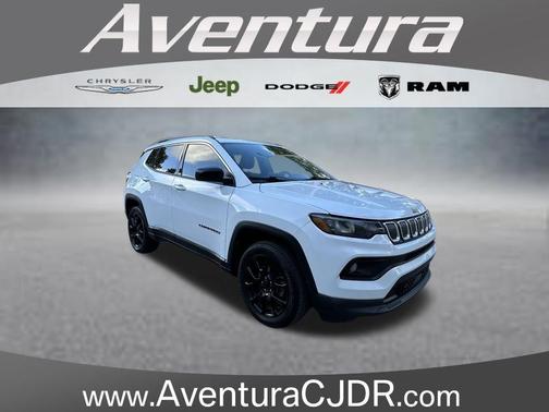 Bright White Clearcoat 2022 Jeep Compass Latitude Lux