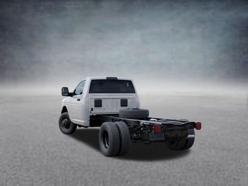 Bright White Clearcoat 2026 RAM 3500 Tradesman/Big Horn