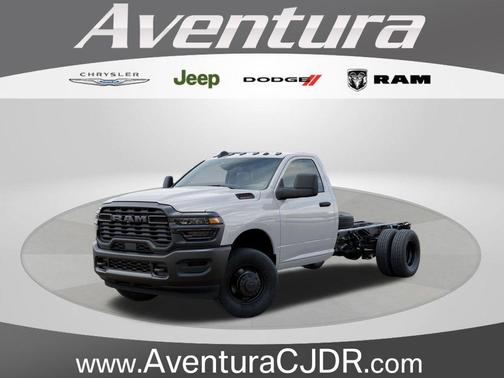 Bright White Clearcoat 2026 RAM 3500 Tradesman/Big Horn
