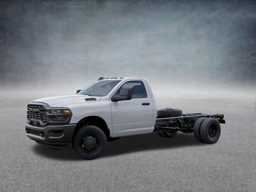 Bright White Clearcoat 2026 RAM 3500 Tradesman/Big Horn