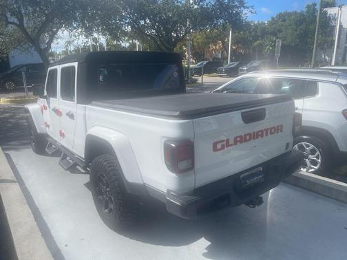 2023 Jeep Gladiator Sport